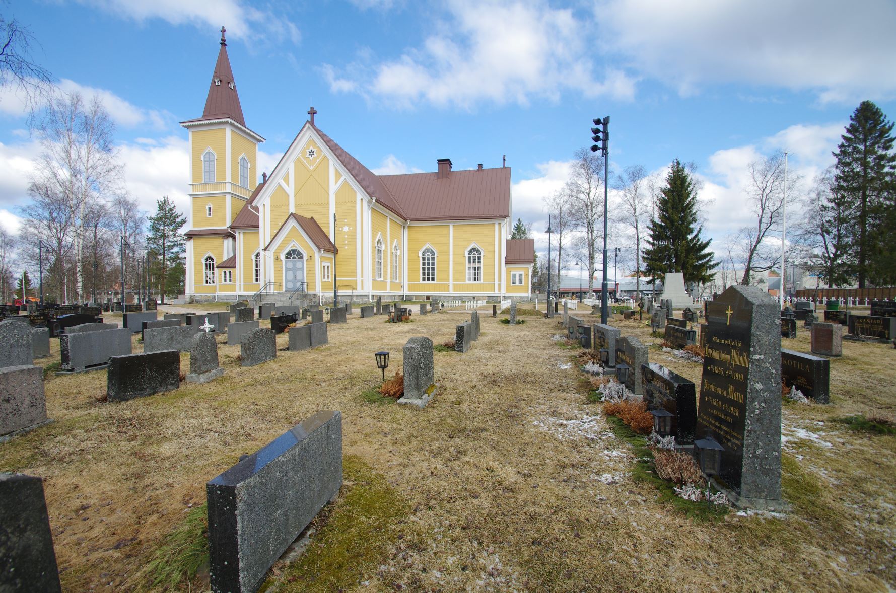 nivalan-kirkko-siunataan-k-ytt-n-juhlallisesti-piispanmessulla-30-5